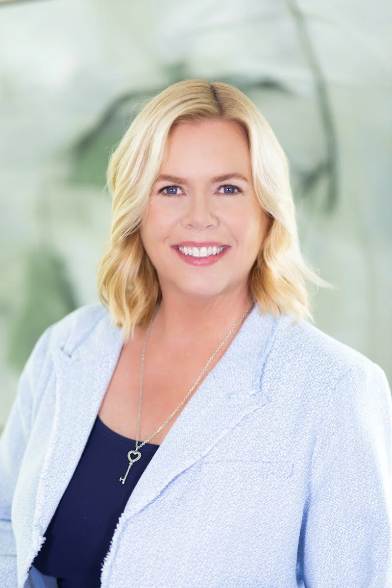 Holly Thompson, REALTOR | RE/MAX of Santa Clarita